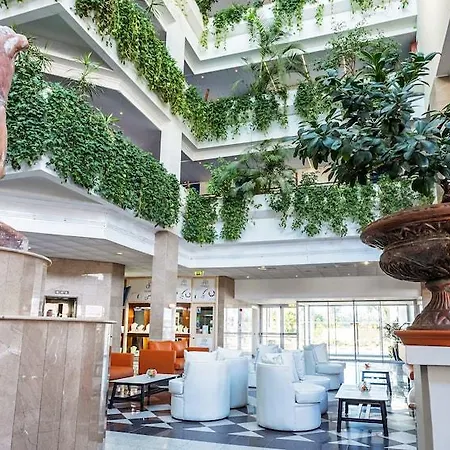 Resort Louis Phaethon