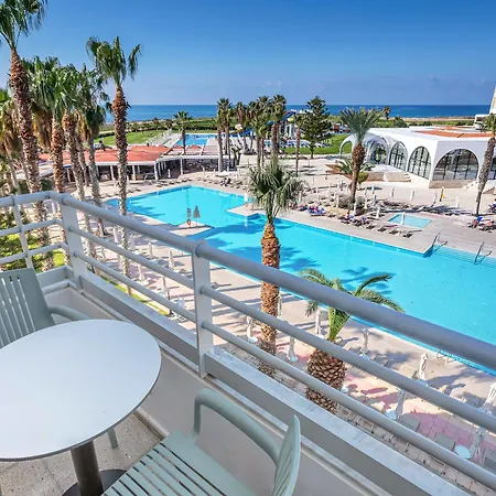 Resort Louis Phaethon
