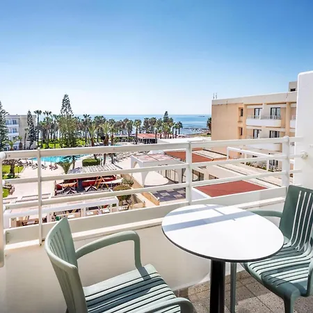 Resort Louis Phaethon