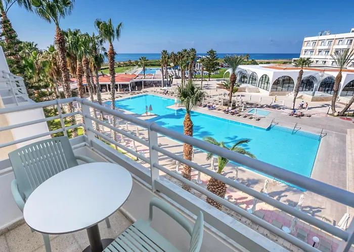 Üdülőközpont Louis Phaethon