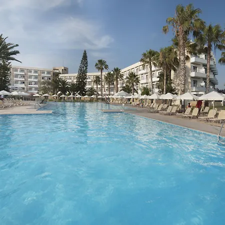 Louis Phaethon Resort 4*