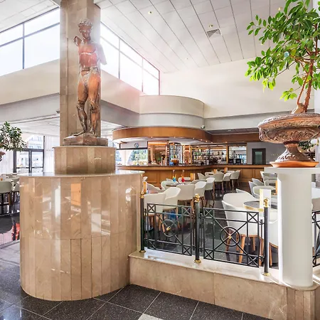 אתר נופש Louis Phaethon 4*