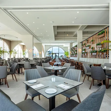 Louis Phaethon Resort 4*