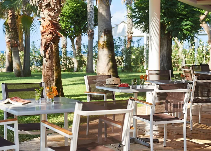 Semesteranläggning (resort) Louis Phaethon 4*